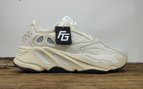 ​Adidas Yeezy 700 Boost “Analog” 元祖灰